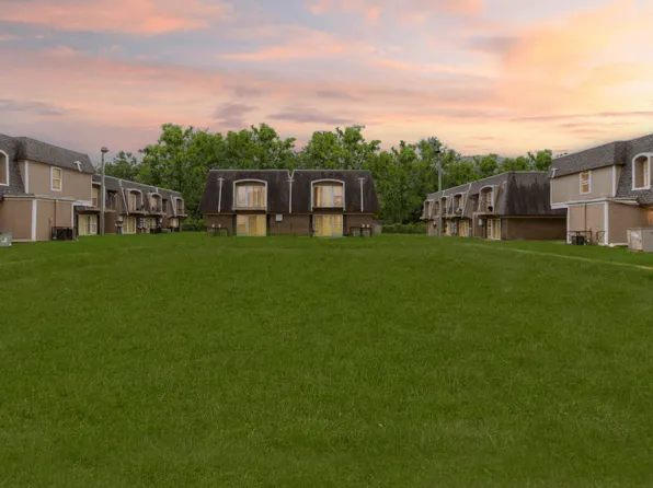 Ravenwood Apartments