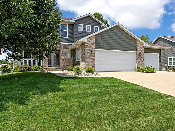3rd image of 860 Wolf Ridge Rd