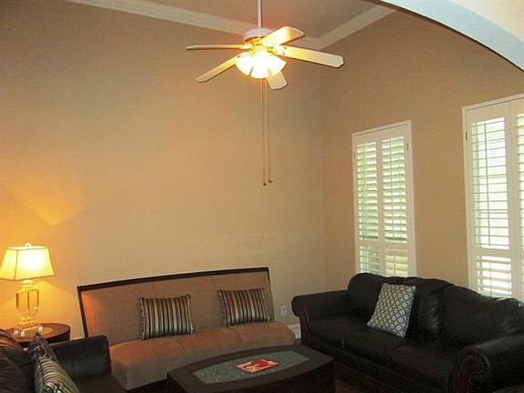 4th image of 2704 Oates Dr