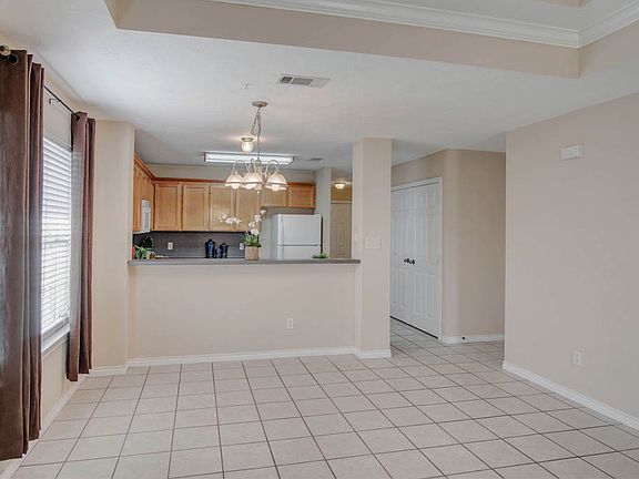 3rd image of 1008 Bougainvillea St