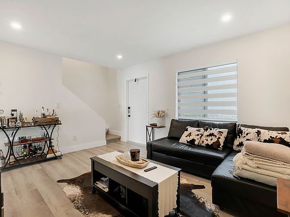 4th image of 5555 Ludlam Rd #404