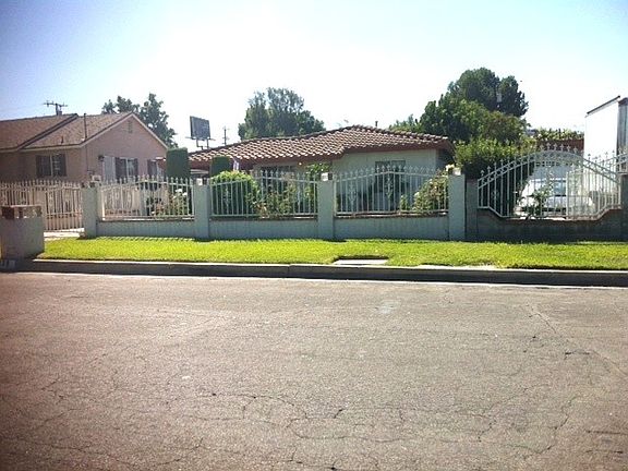 4th image of 16028 Cadwell St