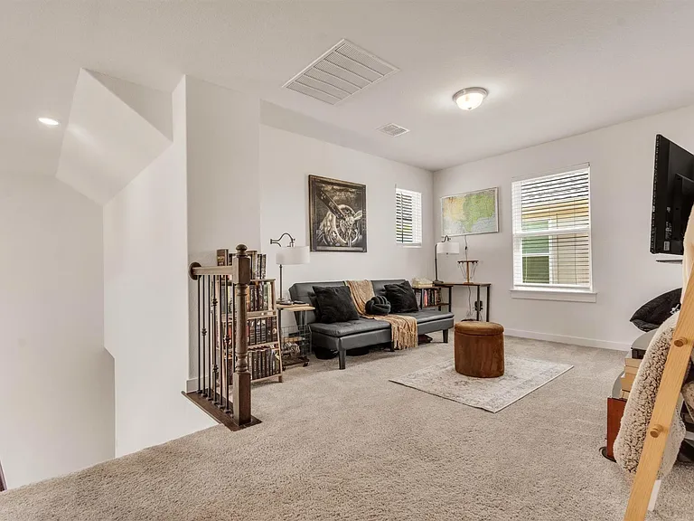 108 Blackwell Ln — Photo 17