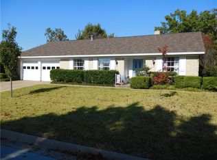328 Northglen Dr, Hurst, TX 76054