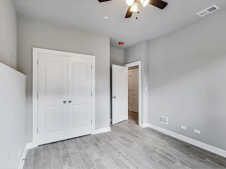 6204 S Kimbark Ave — Photo 14