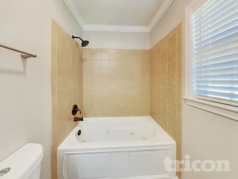 3929 Garden Creek Dr — Photo 8