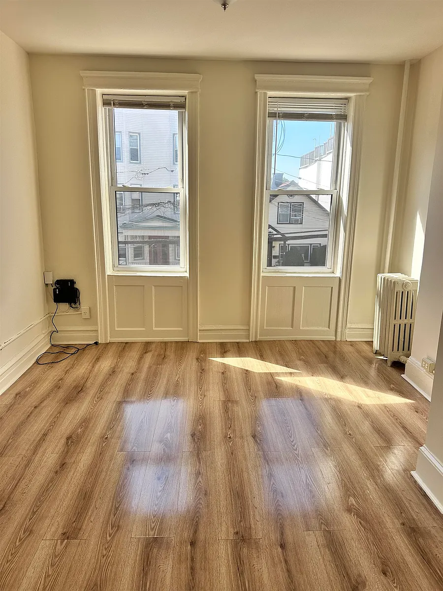Building Photo - 110 Lincoln St #4/2L