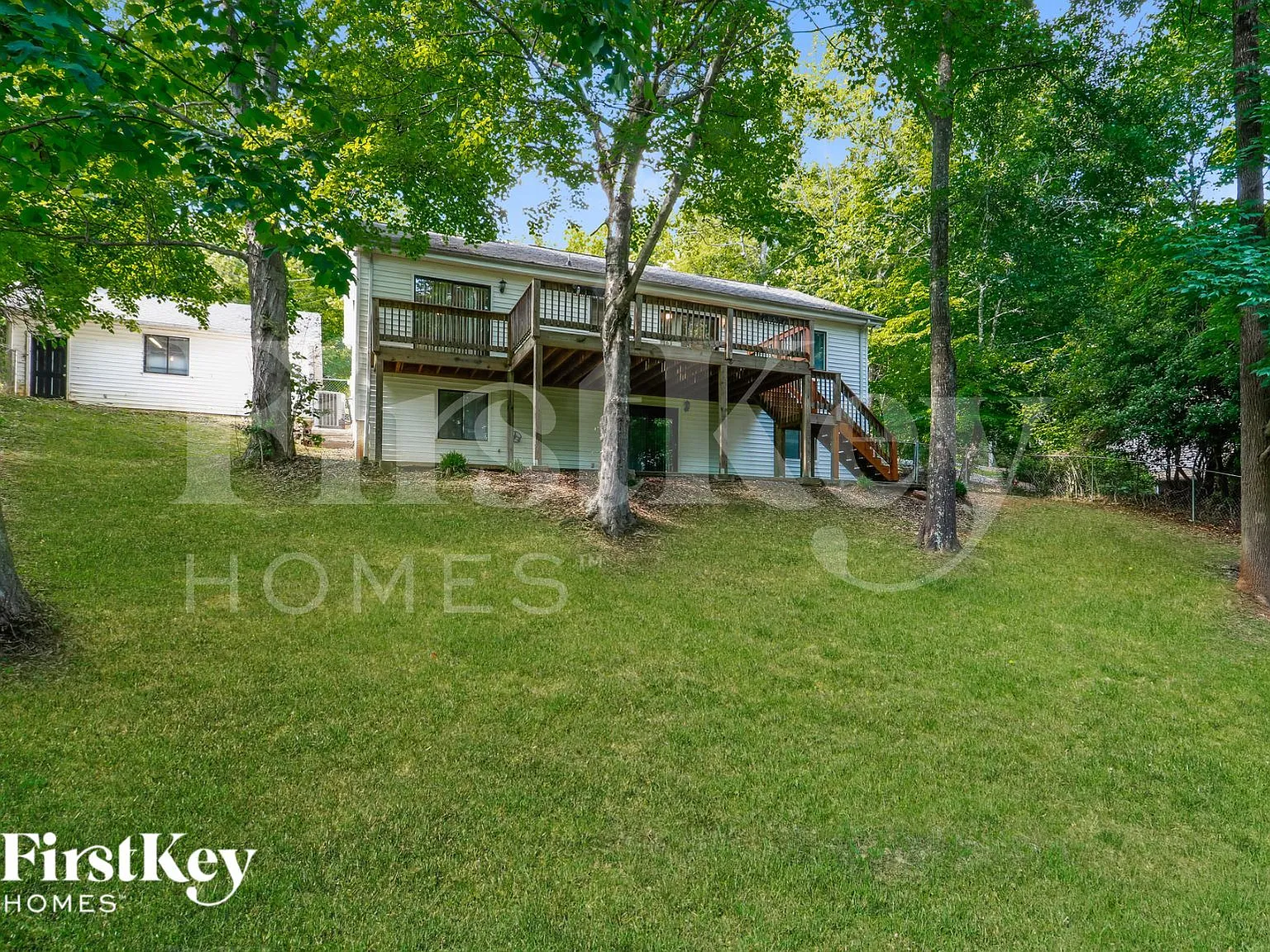4 bed, 3.0 bath, 2744 sqft, $2,970 — Photo 2