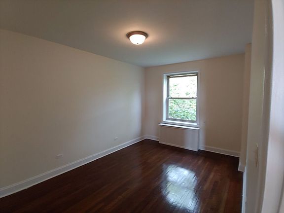 5th image of 4817 42nd St