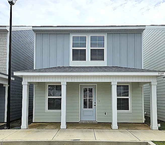 909 Motsie Rd — Photo 1