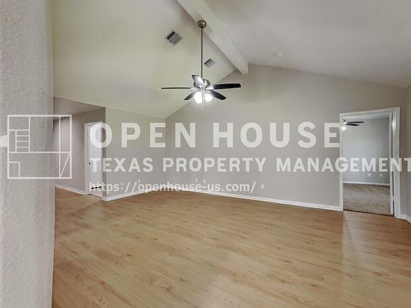 5th image of 6826 Clover Walk Ln