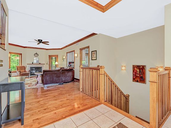 2nd image of 792 Dufour Ln