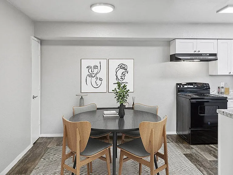 Tanque Verde Apartments — Photo 16