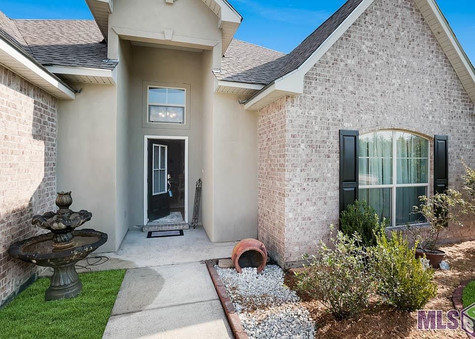 1st image of 25721 Birchwood Ct