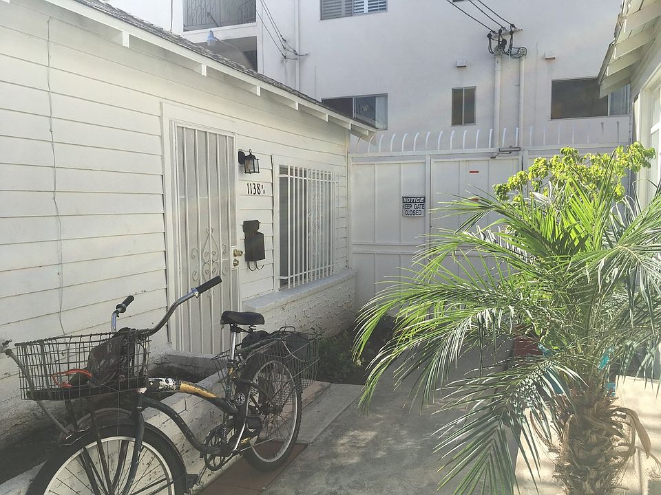 1st image of 1138 1/2 E 1st St
