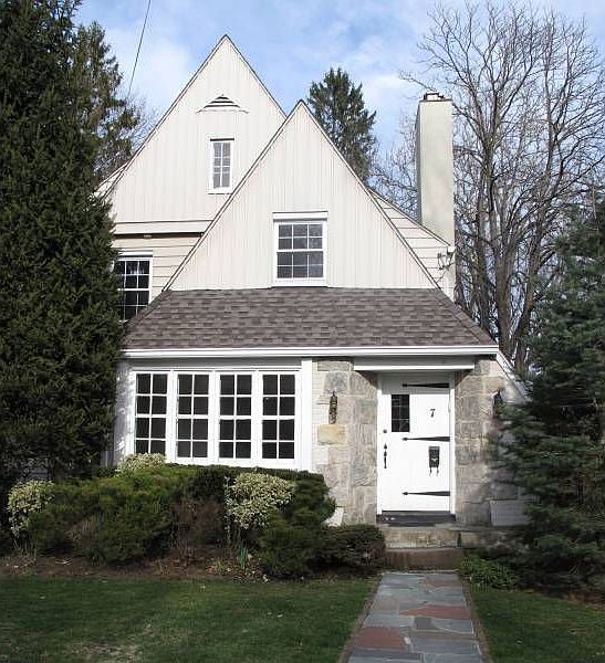 1st image of 7 Cobb Ave