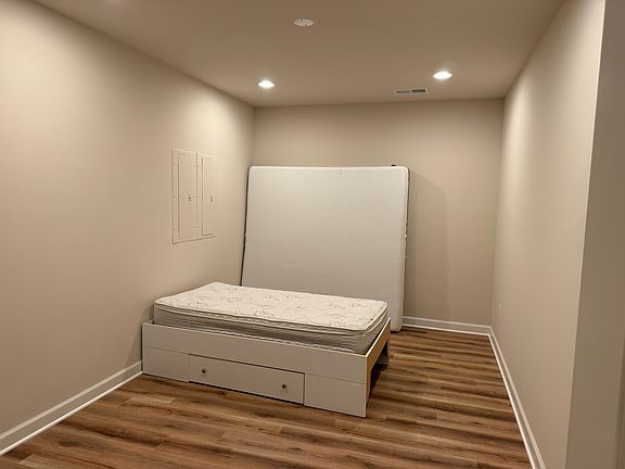3rd image of 1643 Strine Dr