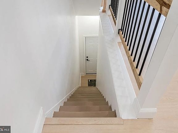 4th image of 703 N 43rd St Floor 2
