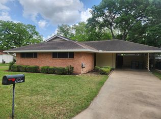 116 W 14th St, Shiner, TX 77984