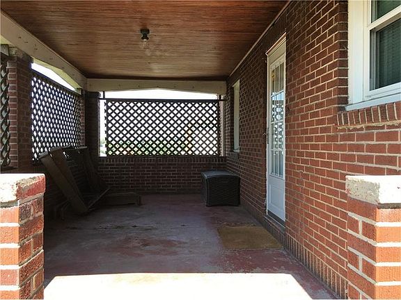 4th image of 501 Lewis Ave