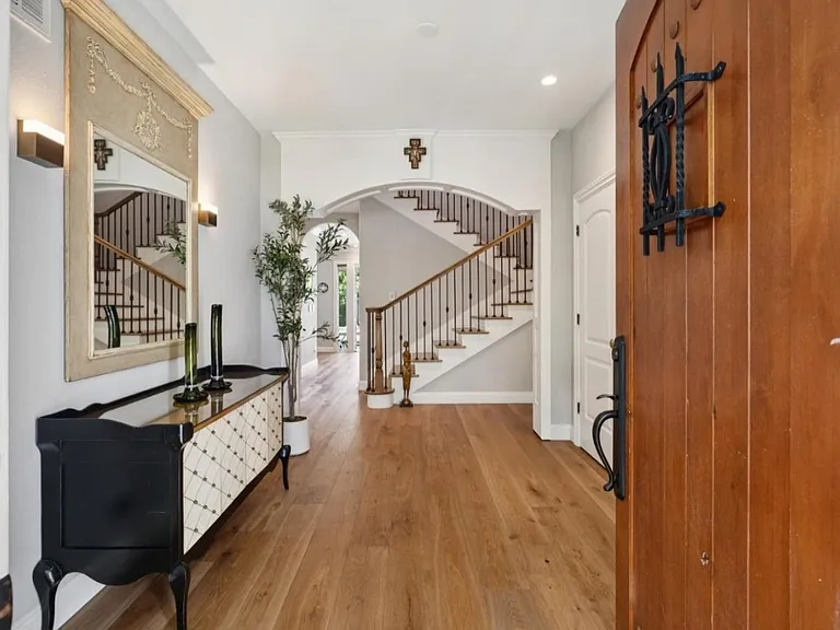 2608 Bryant St — Photo 21