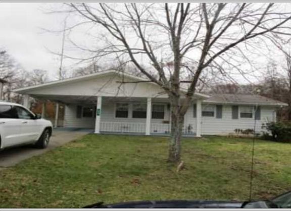 2nd image of 218 Berkley Dr