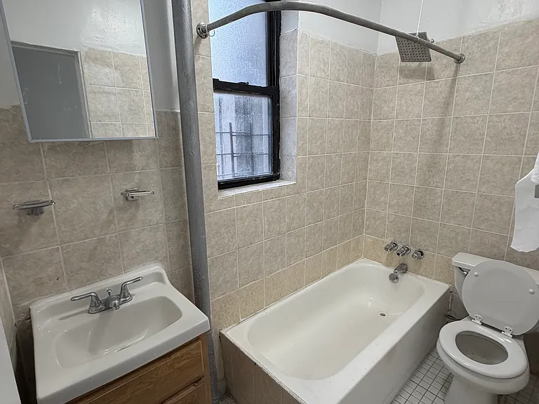 1841 Mohegan Ave #2 — Photo 11