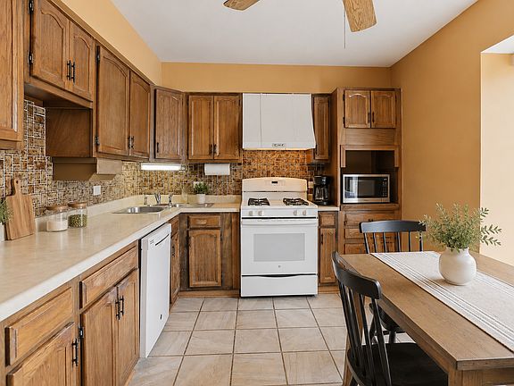 5th image of 18630 Golfview Dr