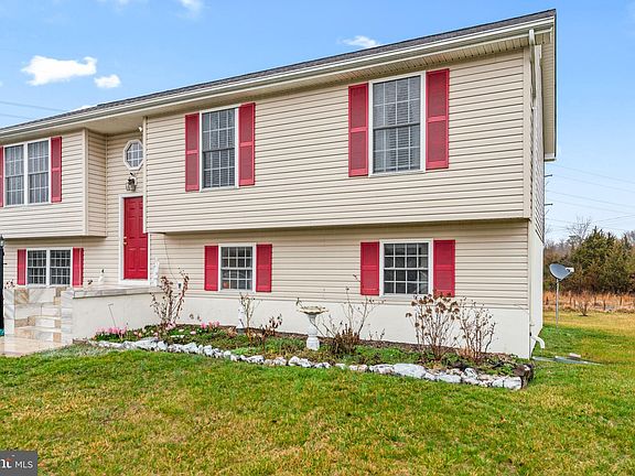 3rd image of 7001 Justin Ct E