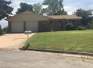 222 SE Surrey Pl, Lawton, OK 73501