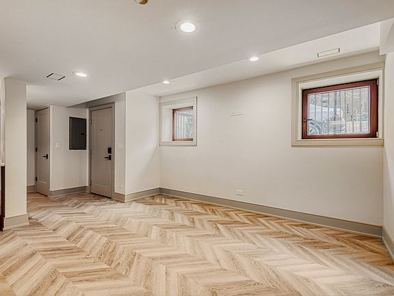4th image of 1528 N Lasalle St #1W