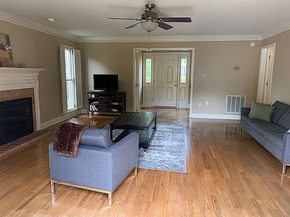 2nd image of 637 Sedgley Dr