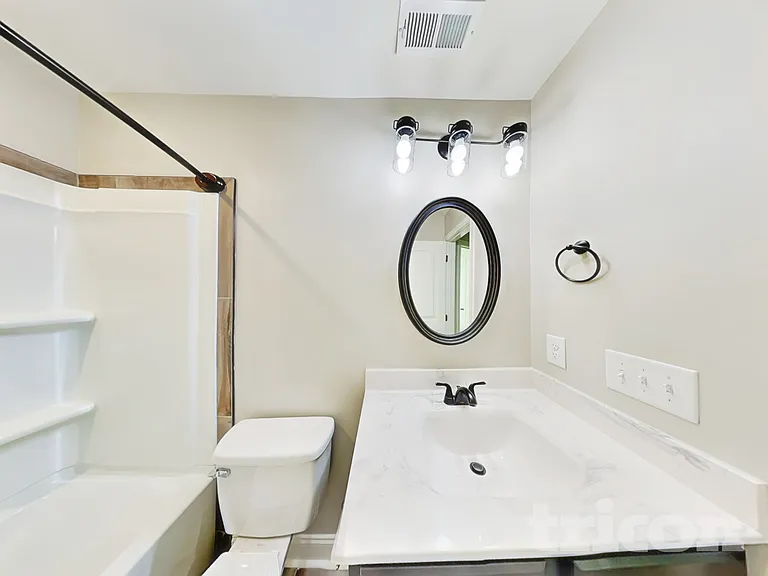 492 Woodtrace Dr — Photo 13