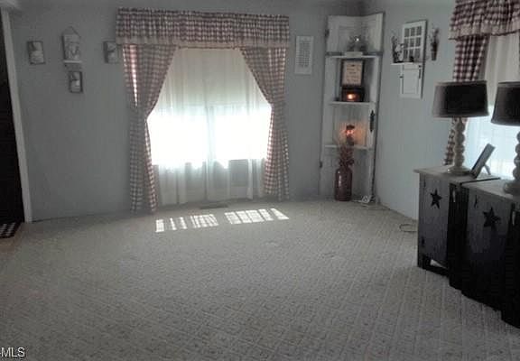 5th image of 814 Grandview St