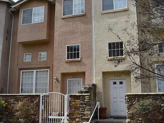 2nd image of 140 W Douglas Ave