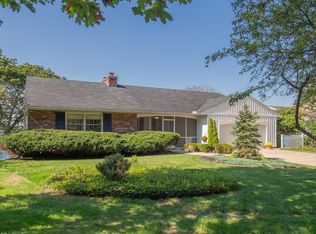 612 Aquaview Dr, Kalamazoo, MI 49009