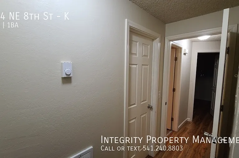 704 NE 8th St #K — Photo 7