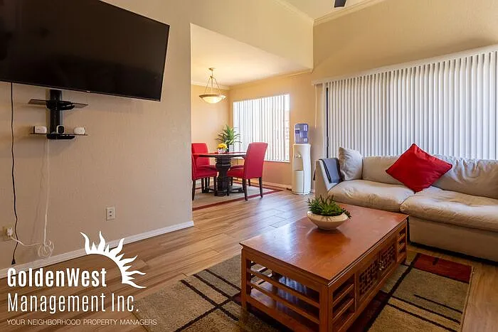 2 bed, 2.0 bath, 955 sqft, $1,550 — Photo 2