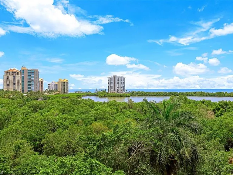 5501 Heron Point Dr #501 — Photo 18