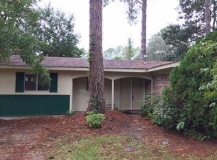9201 Garland Dr, Savannah, GA 31406