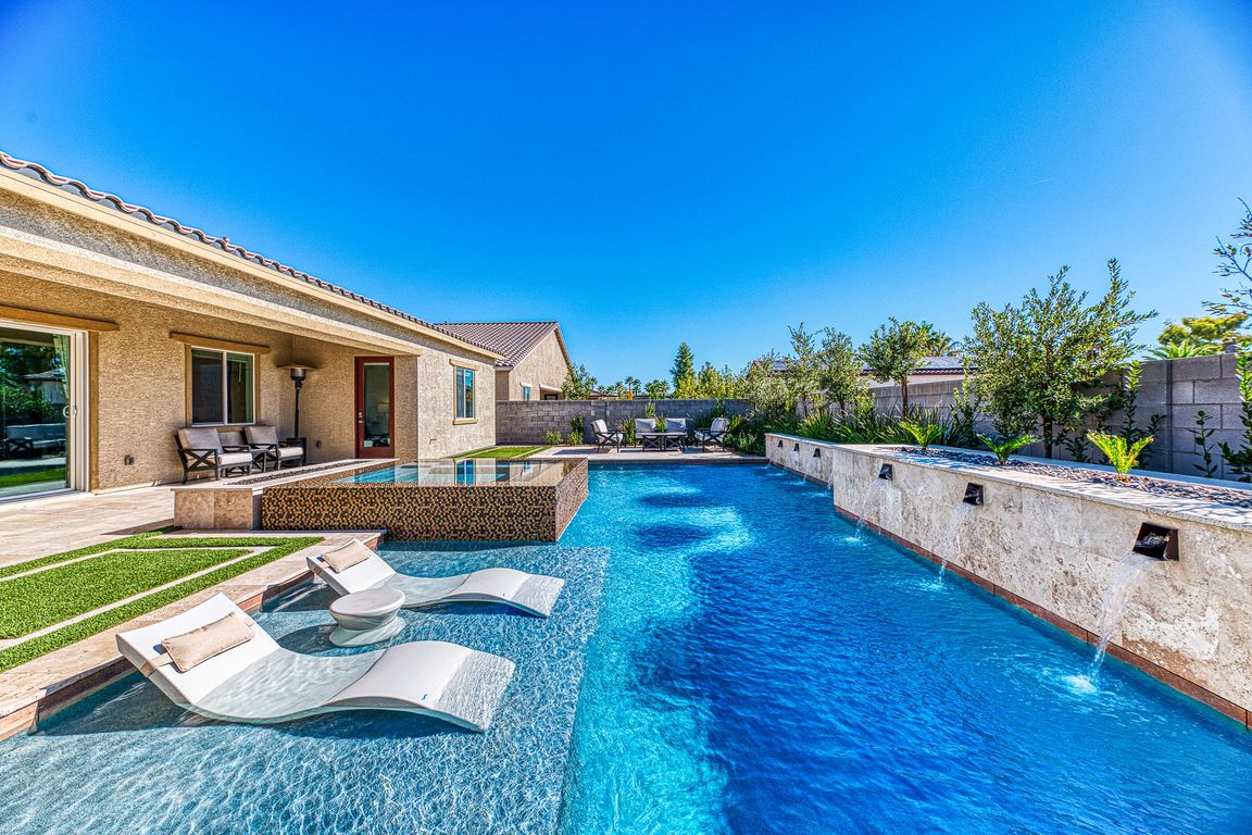 next background image