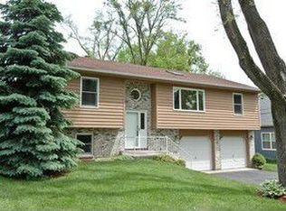 219 Pheasant Trl, Lake In The Hills, IL 60156