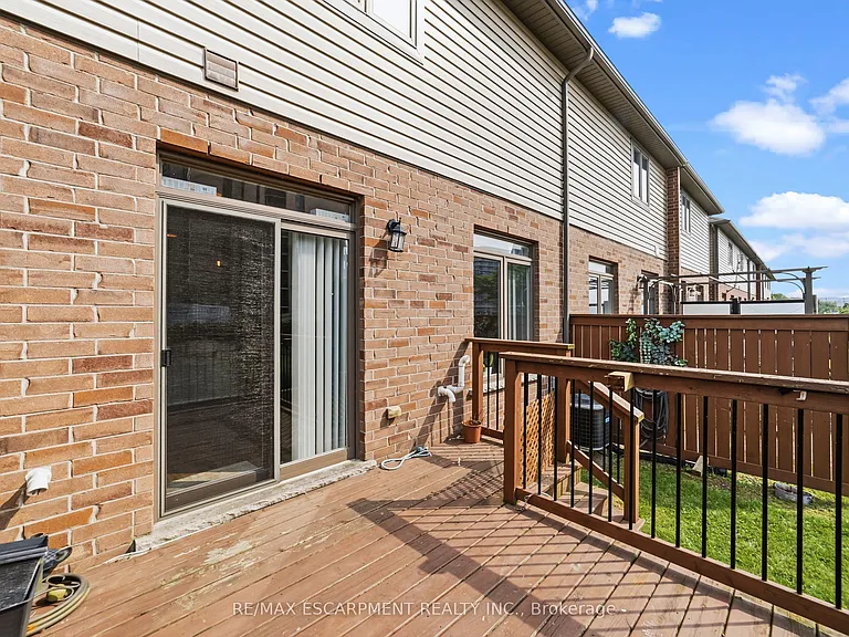 17 Southshore Cres — Photo 19