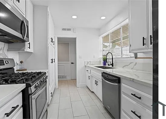 3 bed, 1334 sqft, $2,800 — Photo 4