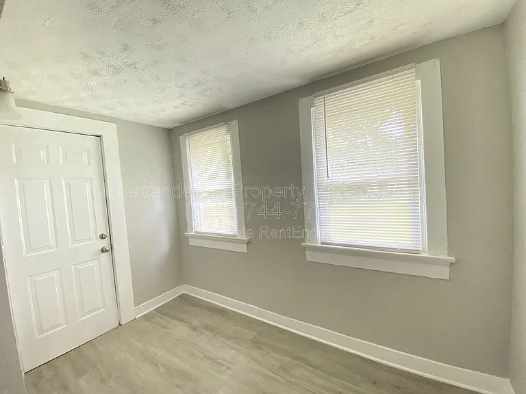 1004 W Fairview Ave — Photo 17