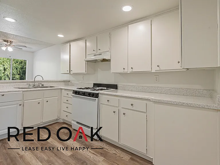 1215 D St #D101 — Photo 5