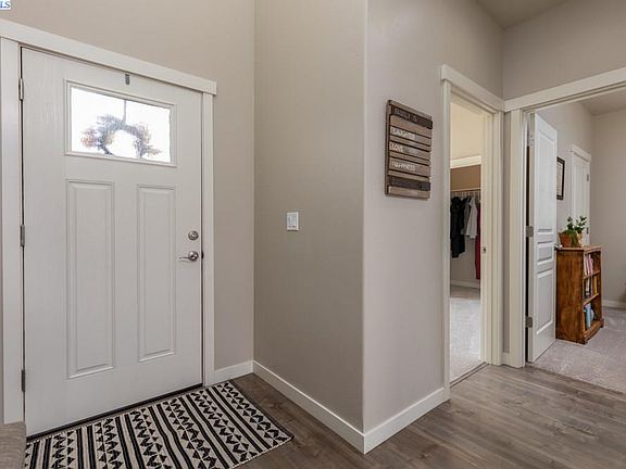 2nd image of 2426 W 42nd Pl