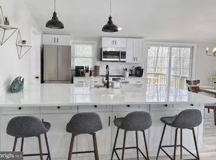 1106 Confederate Dr, Locust Grove, VA 22508