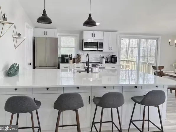 1106 Confederate Dr, Locust Grove, VA 22508