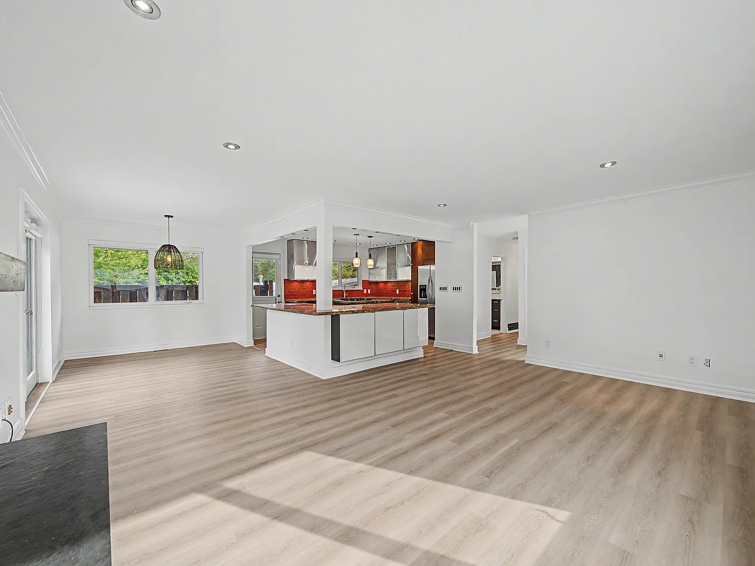 4 bed, 2.5 bath, $6,800 — Photo 4